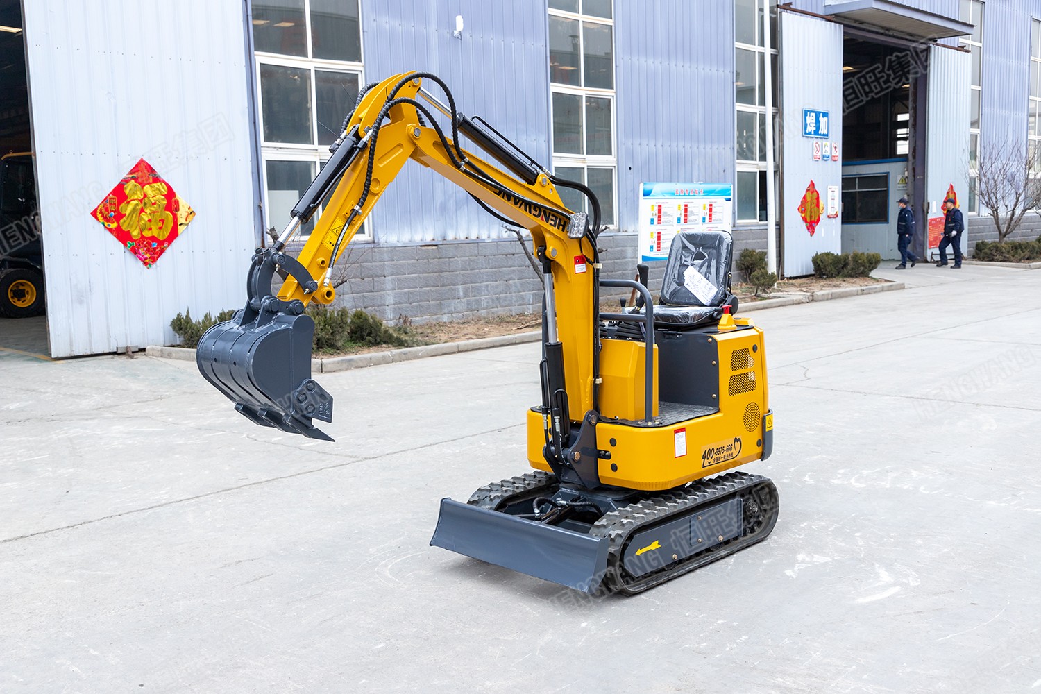 How to maintain a long service life for small excavators